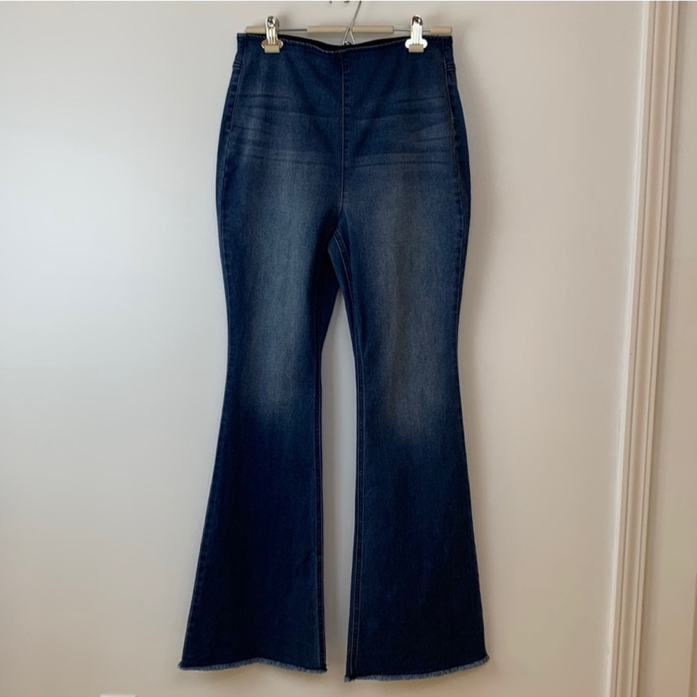 Knox rose size 12 flare jeans with fringe. Very stretchy